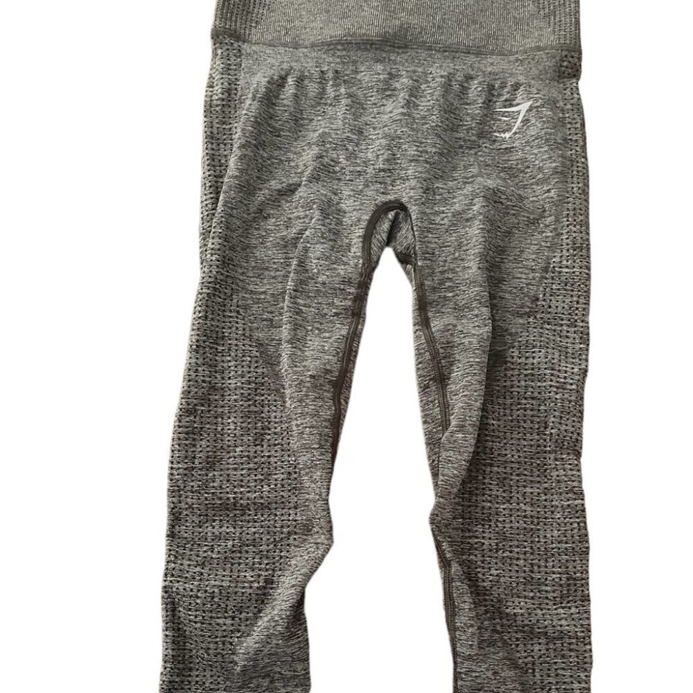 Gymshark gray pant with pocket in the waist band size small ( no tag)